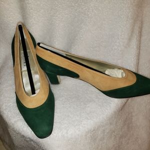 Vintage Apart impressions color block pump.